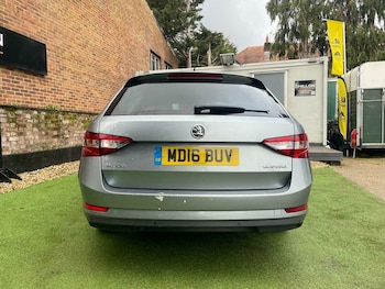 Used Skoda Superb 2016 for sale - 76768936: Photo