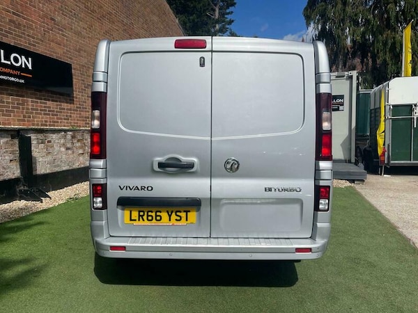 Used Vauxhall Vivaro 2017 for sale - 75110792: Photo 4