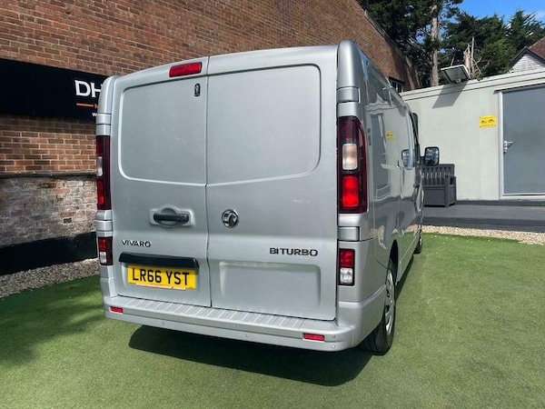 Used Vauxhall Vivaro 2017 for sale - 75110792: Photo 5