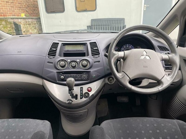 Used Mitsubishi Grandis 2005 for sale - 73714160: Photo 12