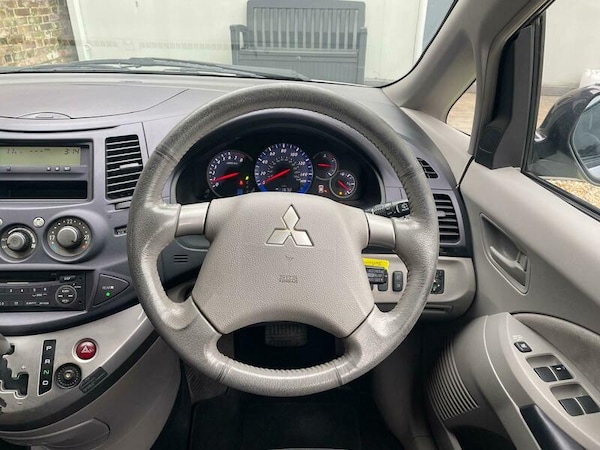 Used Mitsubishi Grandis 2005 for sale - 73714160: Photo 14