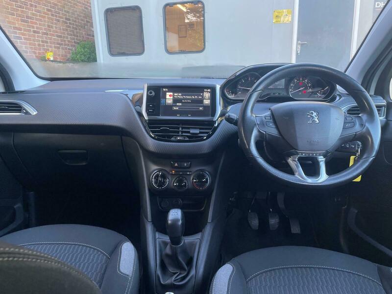 Used Peugeot 208 2015 for sale - 77049160: Photo 12