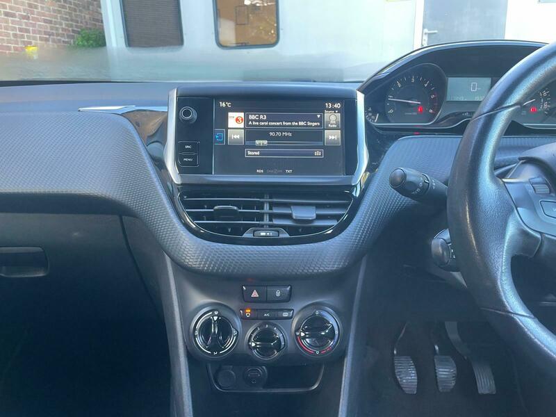 Used Peugeot 208 2015 for sale - 77049160: Photo 13