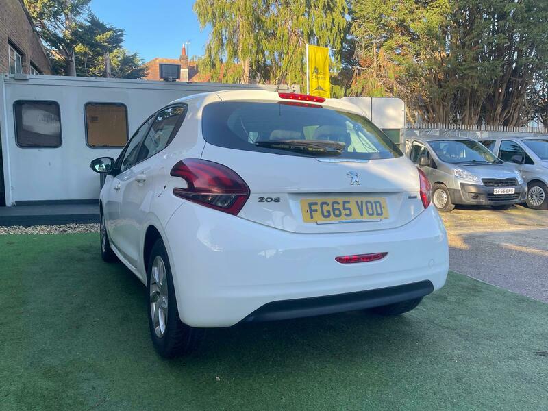Used Peugeot 208 2015 for sale - 77049160: Photo 3