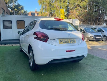 Used Peugeot 208 2015 for sale - 77049160: Photo