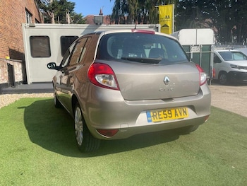 Used Renault Clio 2009 for sale - 75574236: Photo
