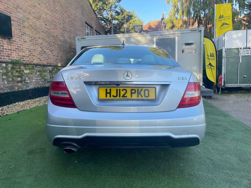 Used Mercedes-Benz C Class 2012 for sale - 77049149: Photo 4