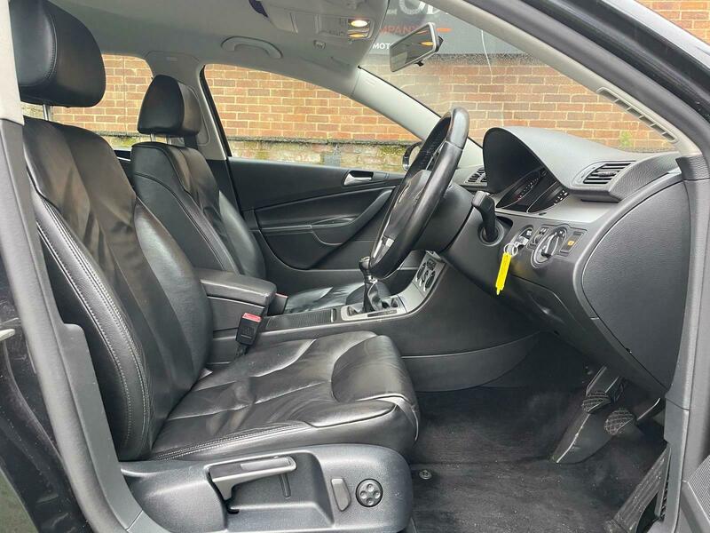 Used Volkswagen Passat 2010 for sale - 76768932: Photo 11