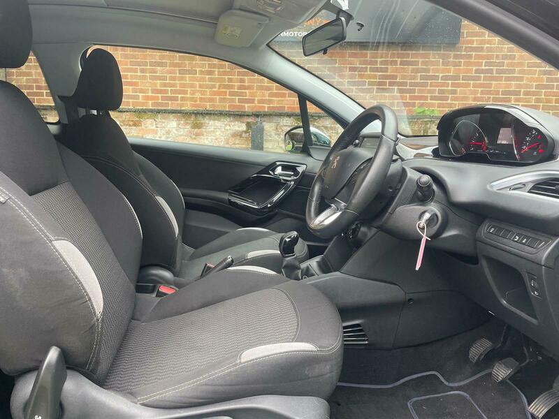 Used Peugeot 208 2015 for sale - 76497053: Photo 11