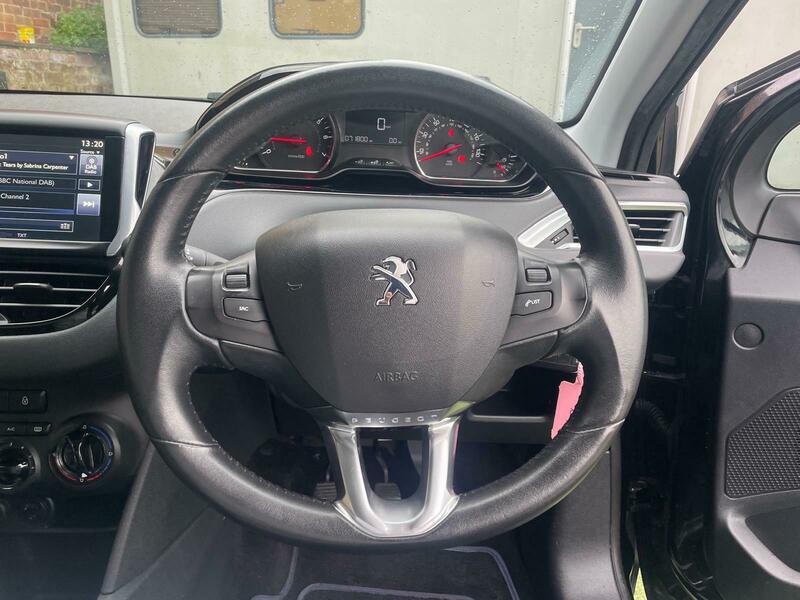 Used Peugeot 208 2015 for sale - 76497053: Photo 14
