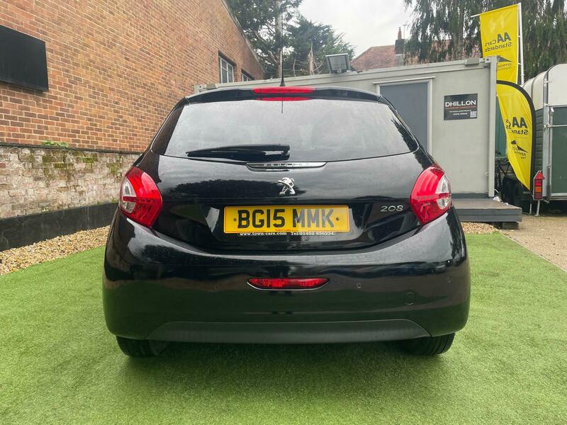Used Peugeot 208 2015 for sale - 76497053: Photo 4