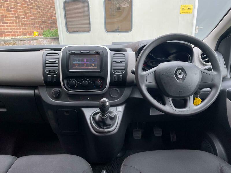 Used Renault Trafic 2018 for sale - 76396671: Photo 12