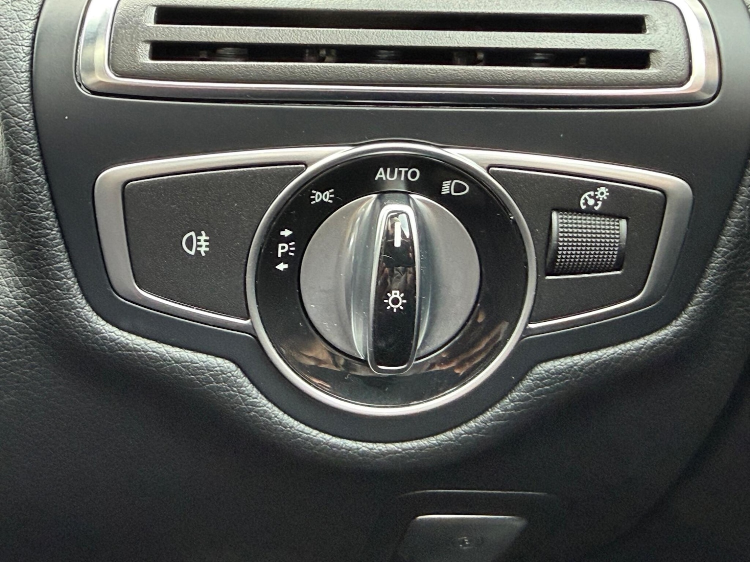 Used Mercedes-Benz C Class 2017 for sale - 77898482: Photo 38