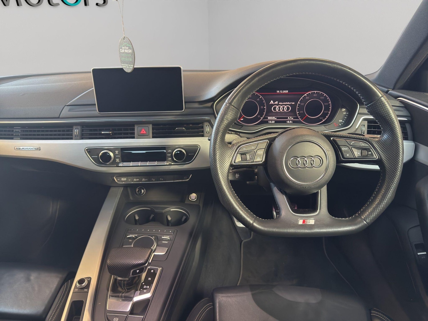 Used Audi A4 2017 for sale - 77021063: Photo 2