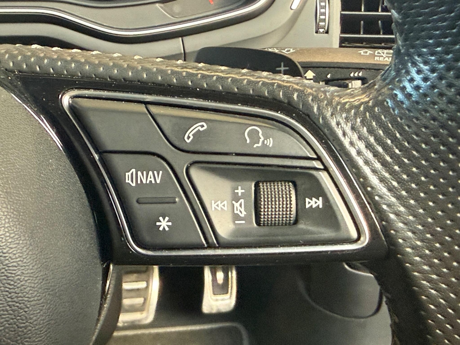 Used Audi A4 2017 for sale - 77021063: Photo 24