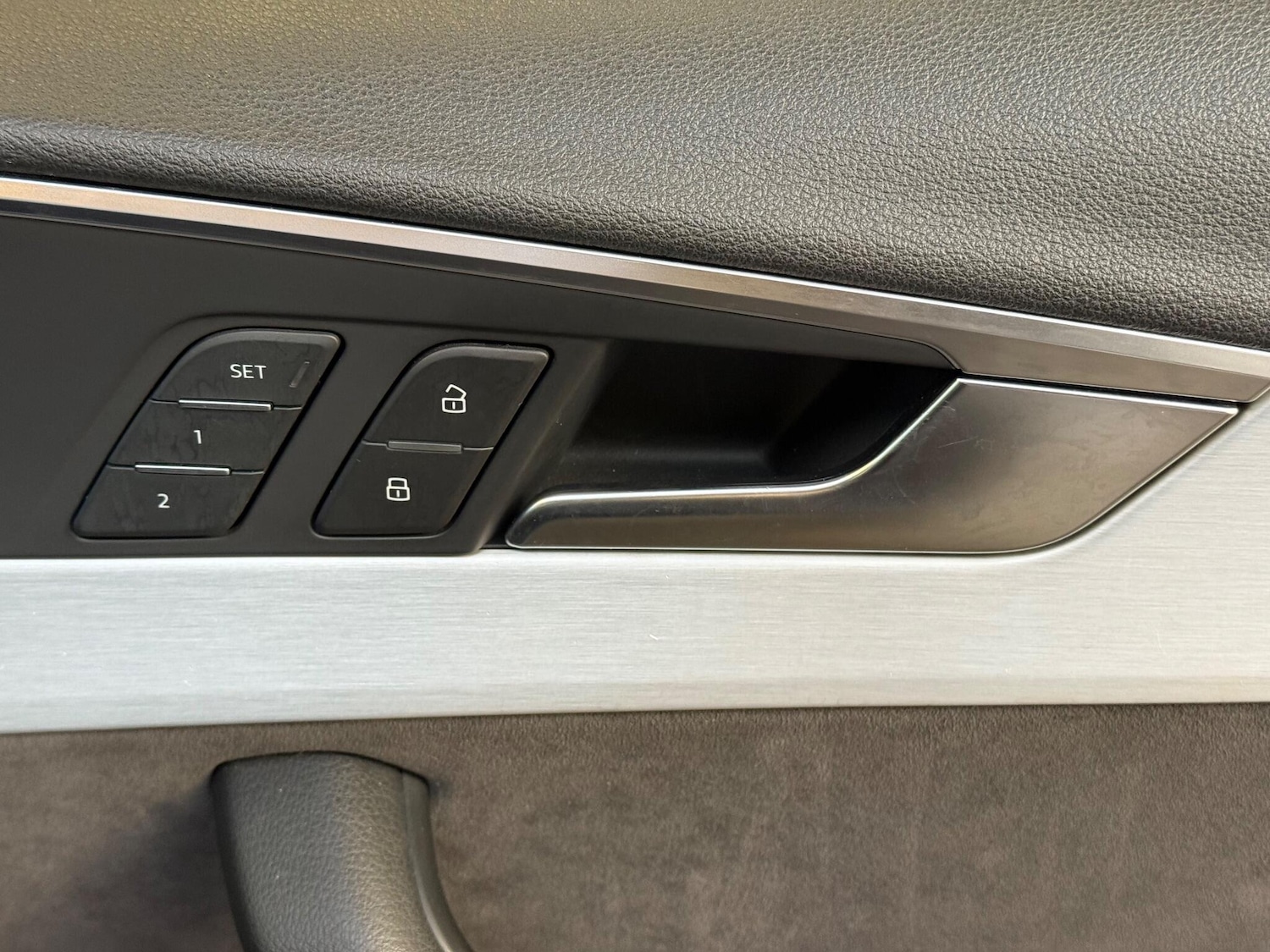 Used Audi A4 2017 for sale - 77021063: Photo 42