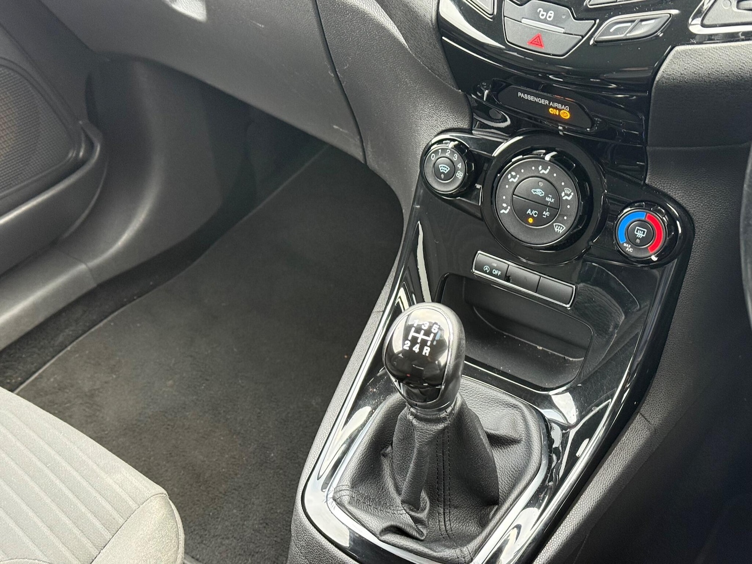 Used Ford Fiesta 2015 for sale - 77115909: Photo 35