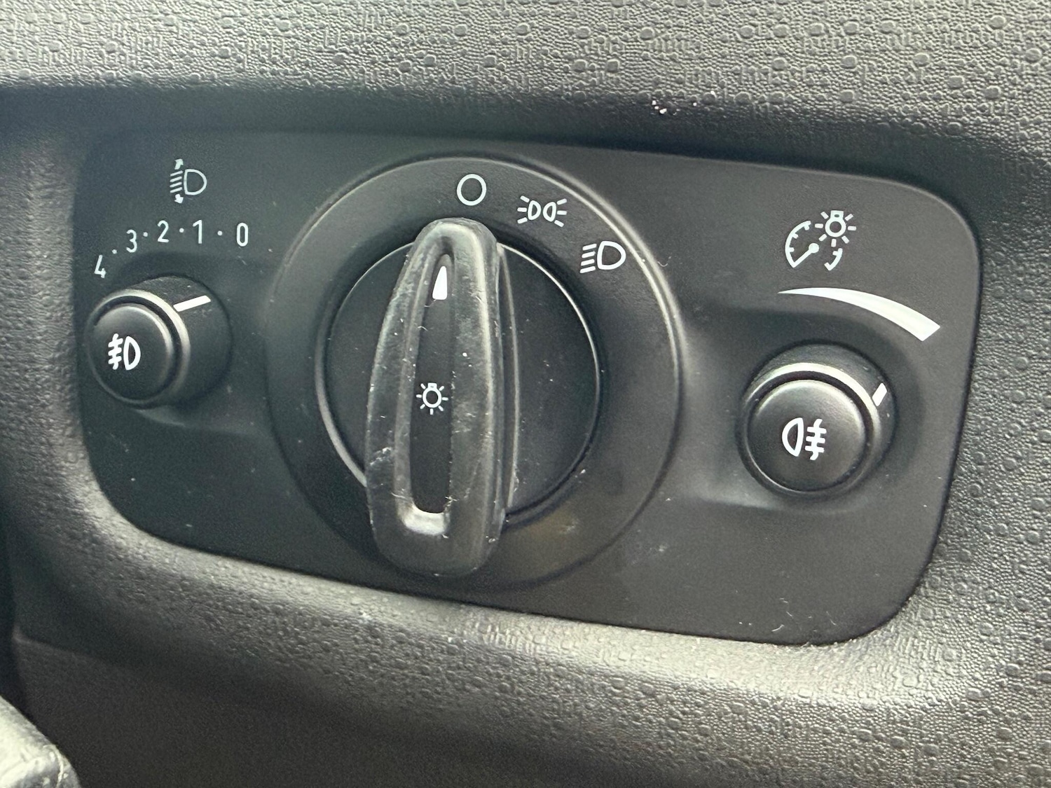 Used Ford Fiesta 2015 for sale - 77115909: Photo 36