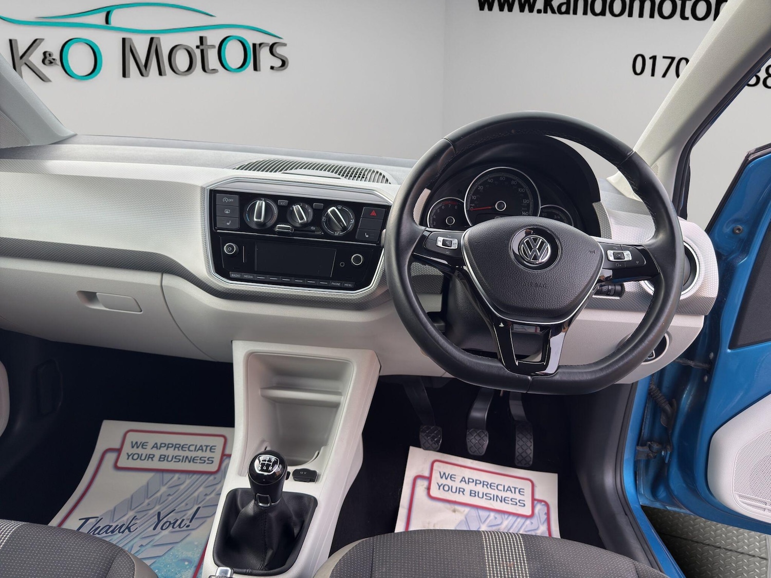 Used Volkswagen up! 2019 for sale - 77115927: Photo 2