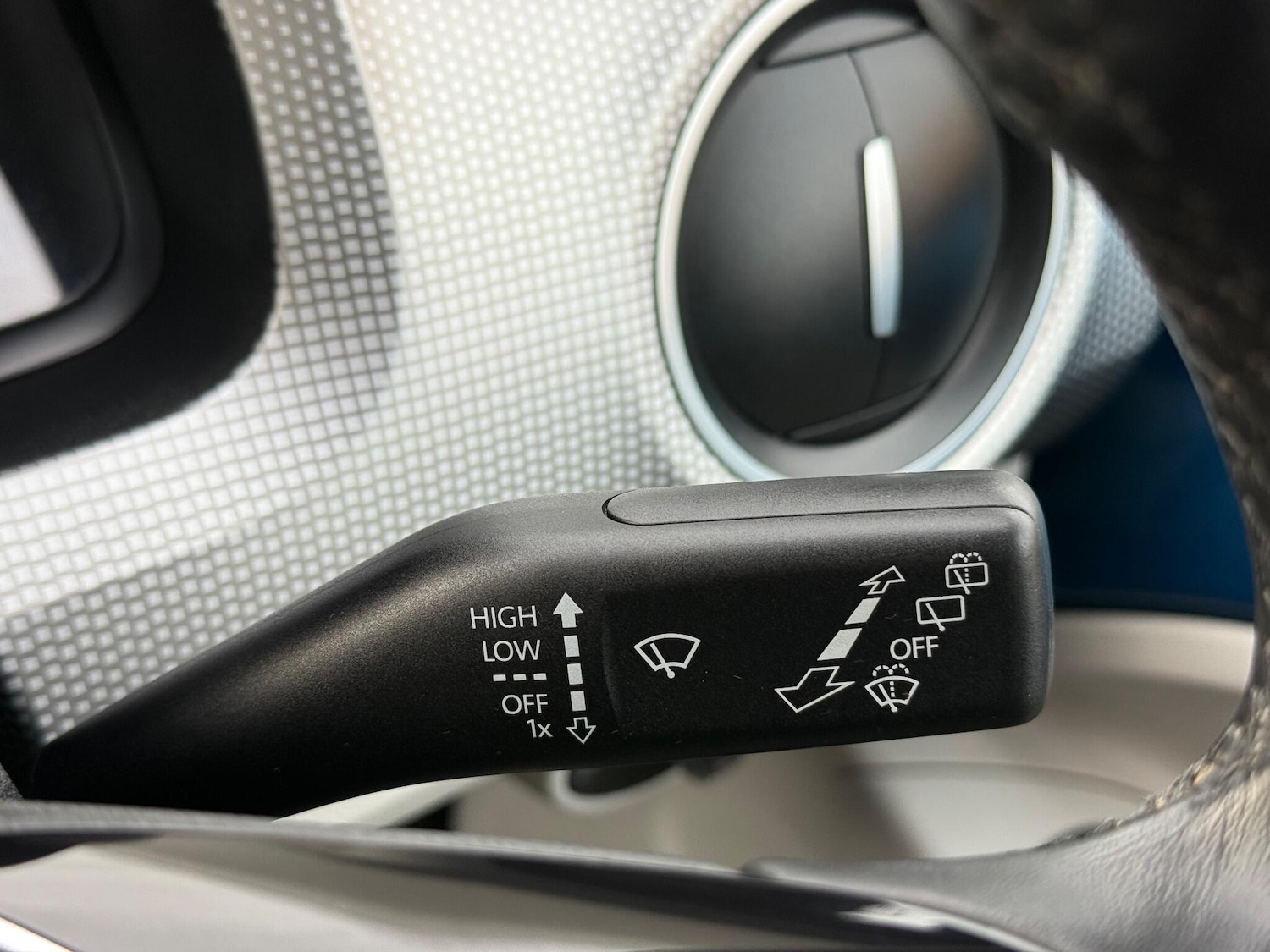 Used Volkswagen up! 2019 for sale - 77115927: Photo 27