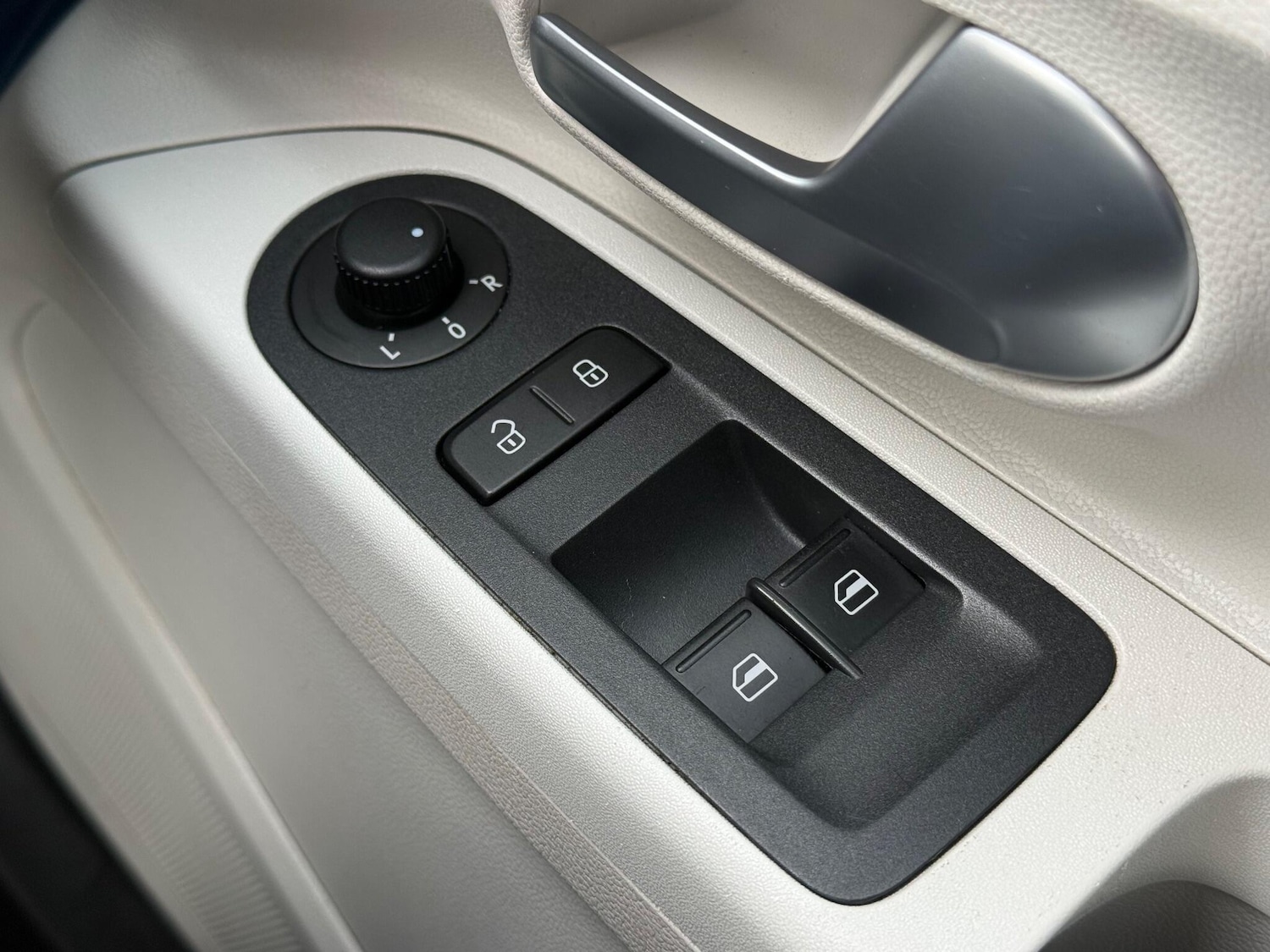 Used Volkswagen up! 2019 for sale - 77115927: Photo 38