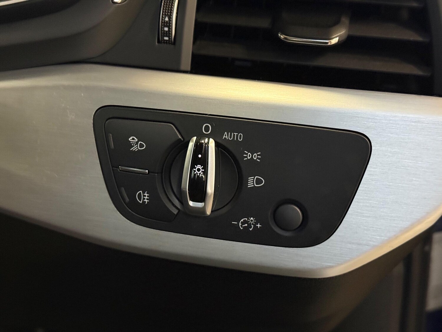 Used Audi A4 2016 for sale - 76832139: Photo 32