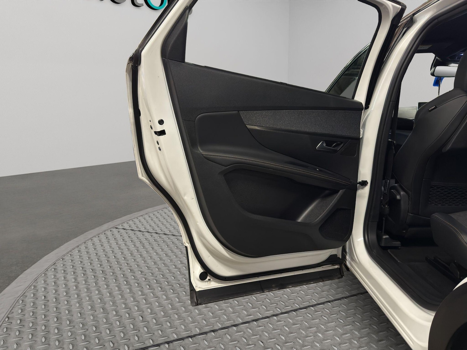 Used Peugeot 5008 2019 for sale - 76701037: Photo 41