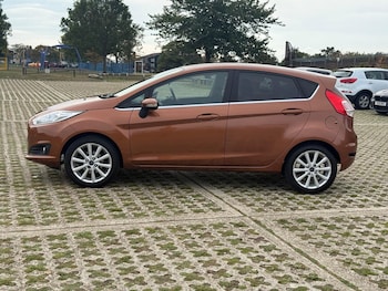 Used Ford Fiesta 2015 for sale - 76151926: Photo 2