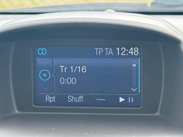 Used Ford Fiesta 2015 for sale - 76151926: Photo 32