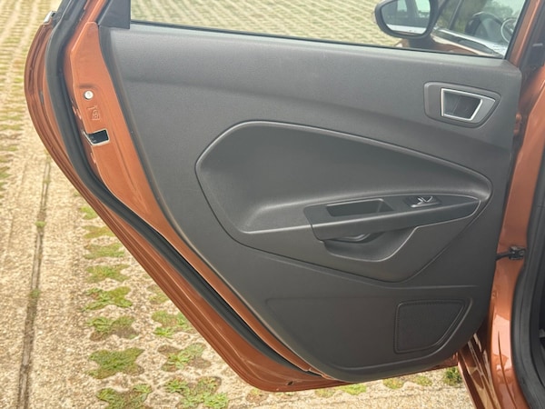 Used Ford Fiesta 2015 for sale - 76151926: Photo 43