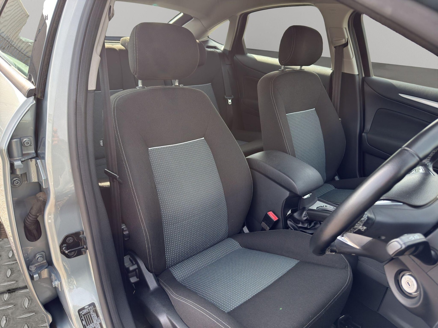 Used Ford Mondeo 2010 for sale - 78034902: Photo 12