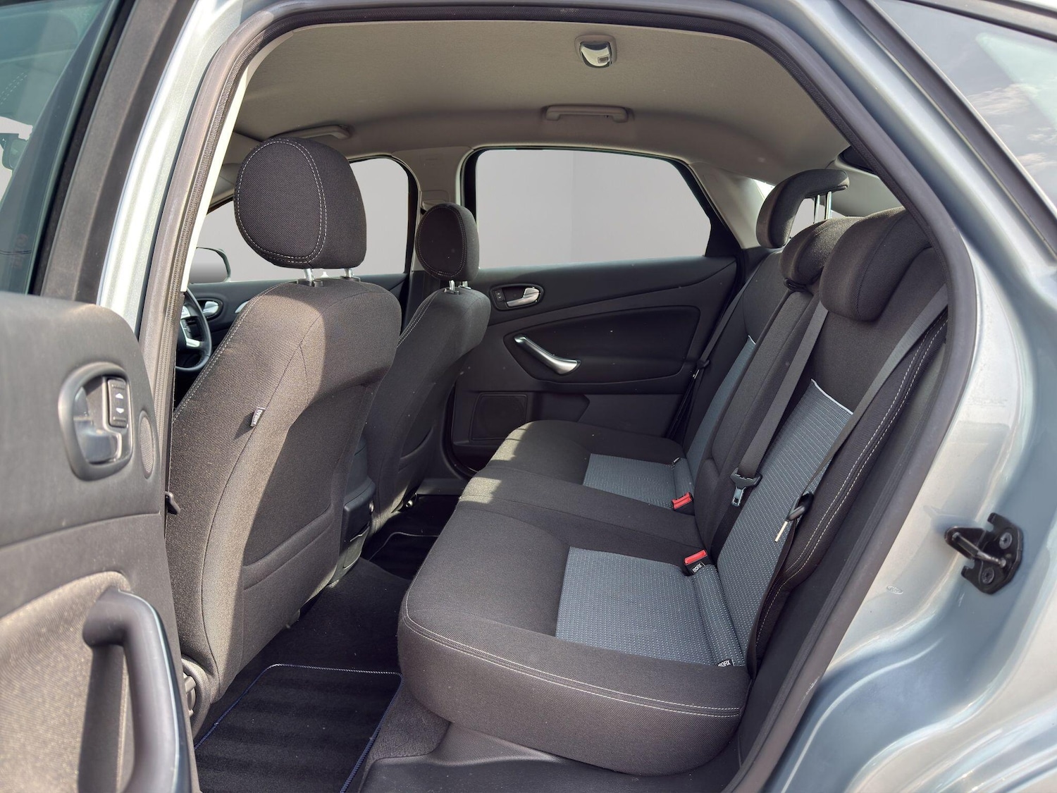 Used Ford Mondeo 2010 for sale - 78034902: Photo 18