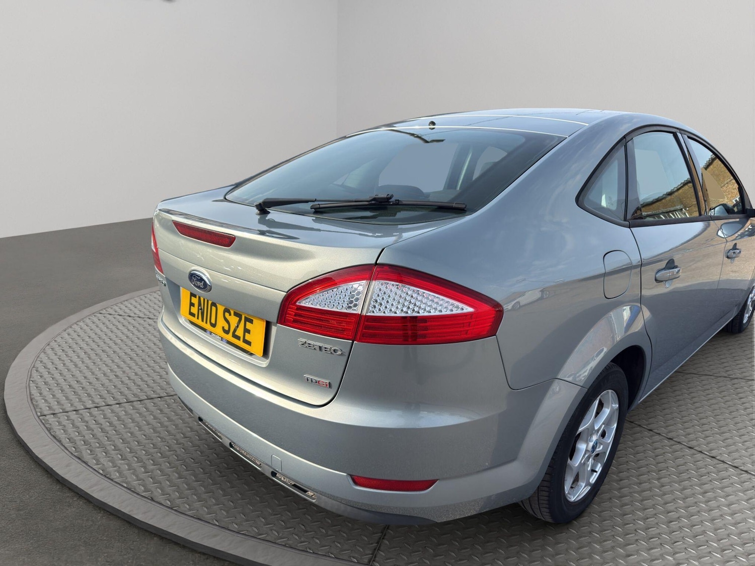 Used Ford Mondeo 2010 for sale - 78034902: Photo 41