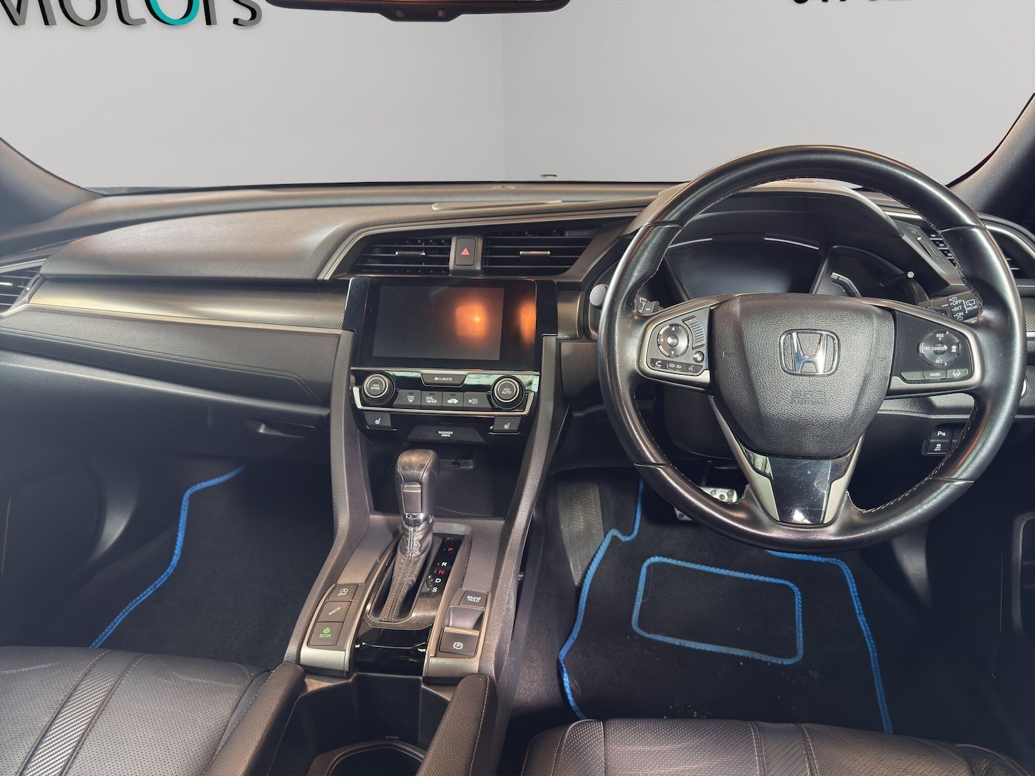 Used Honda Civic 2019 for sale - 78116469: Photo 2