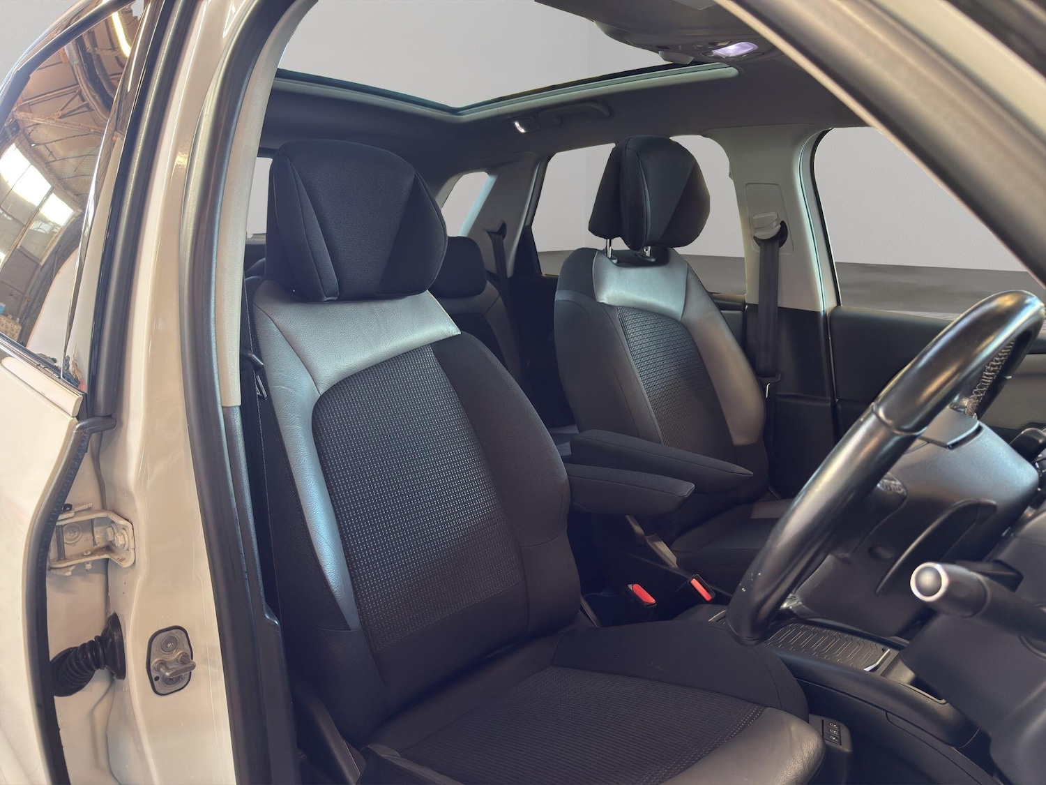 Used Citroen C4 Picasso 2018 for sale - 77115900: Photo 12