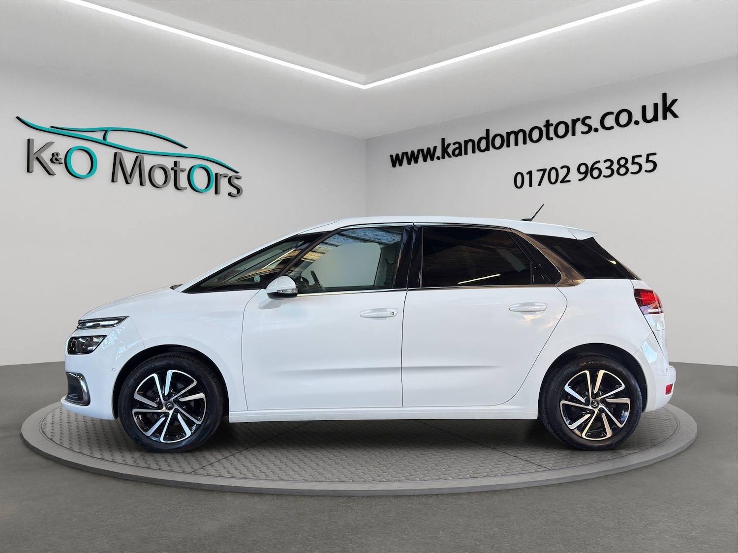 Used Citroen C4 Picasso 2018 for sale - 77115900: Photo 3