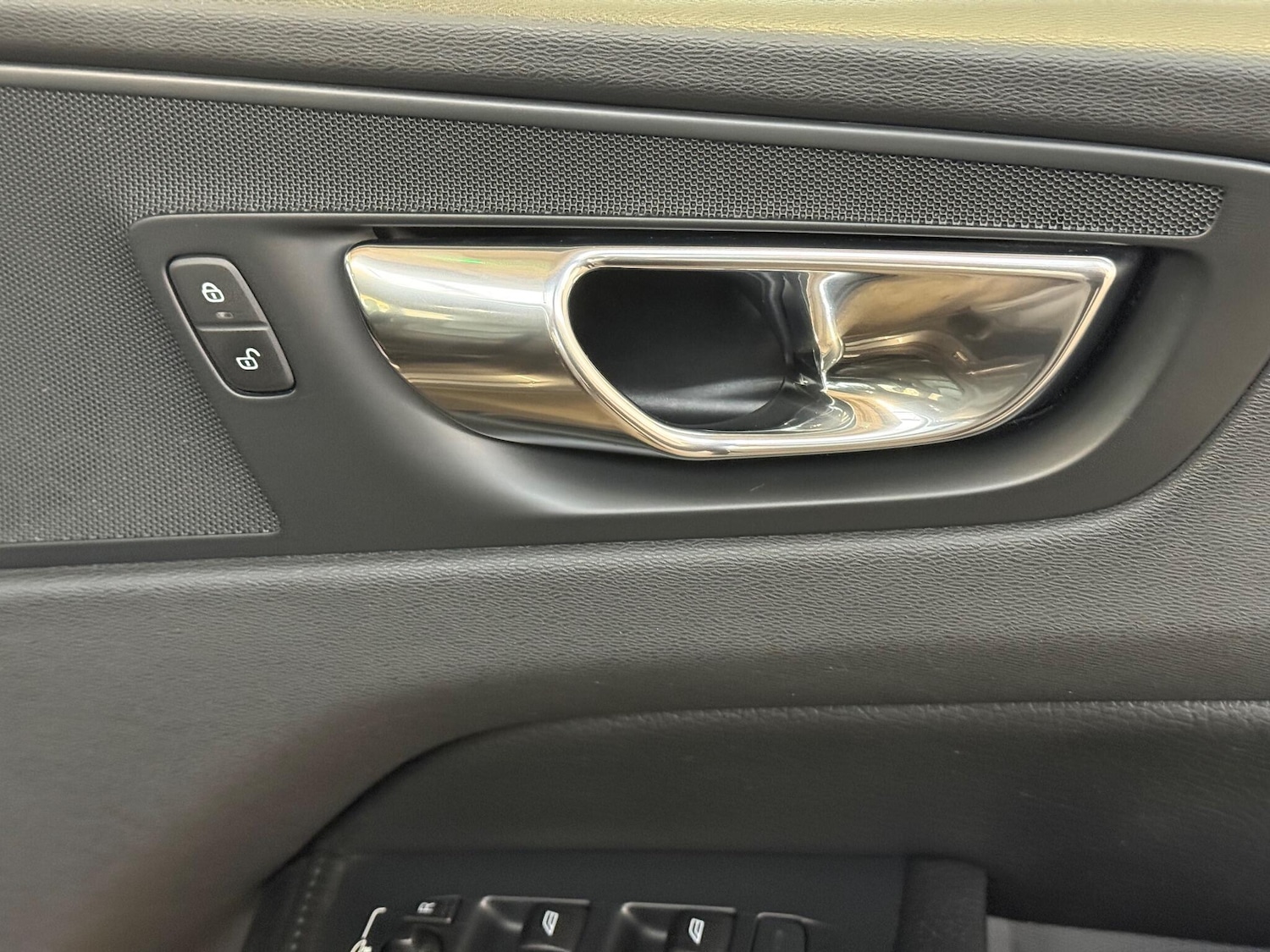 Used Volvo XC60 2018 for sale - 76701400: Photo 37