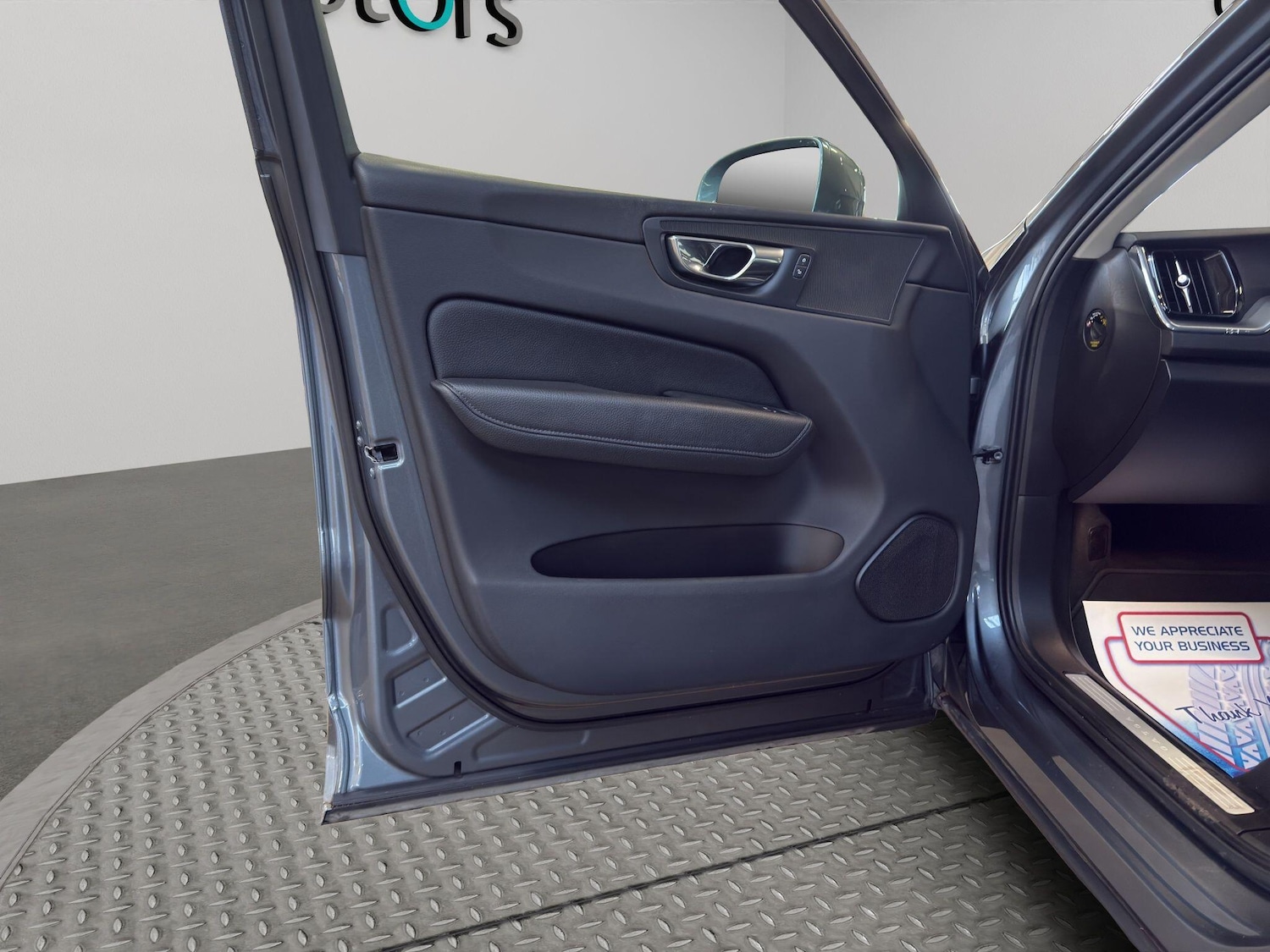 Used Volvo XC60 2018 for sale - 76701400: Photo 41