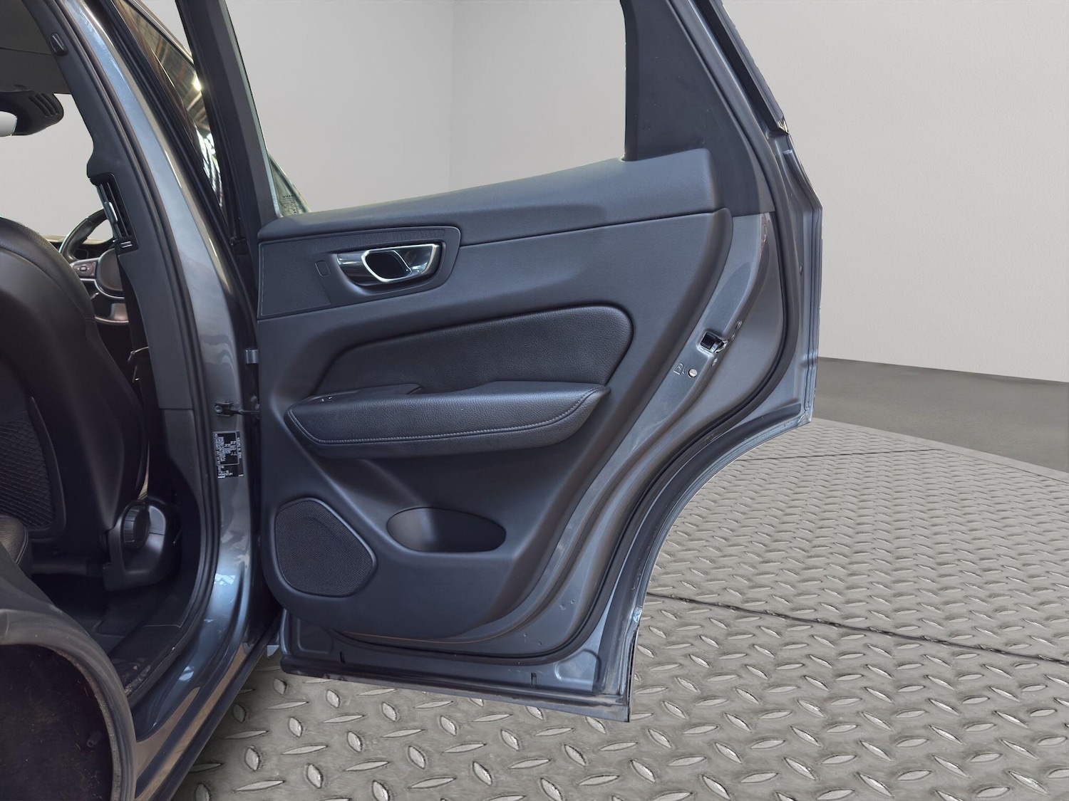 Used Volvo XC60 2018 for sale - 76701400: Photo 45