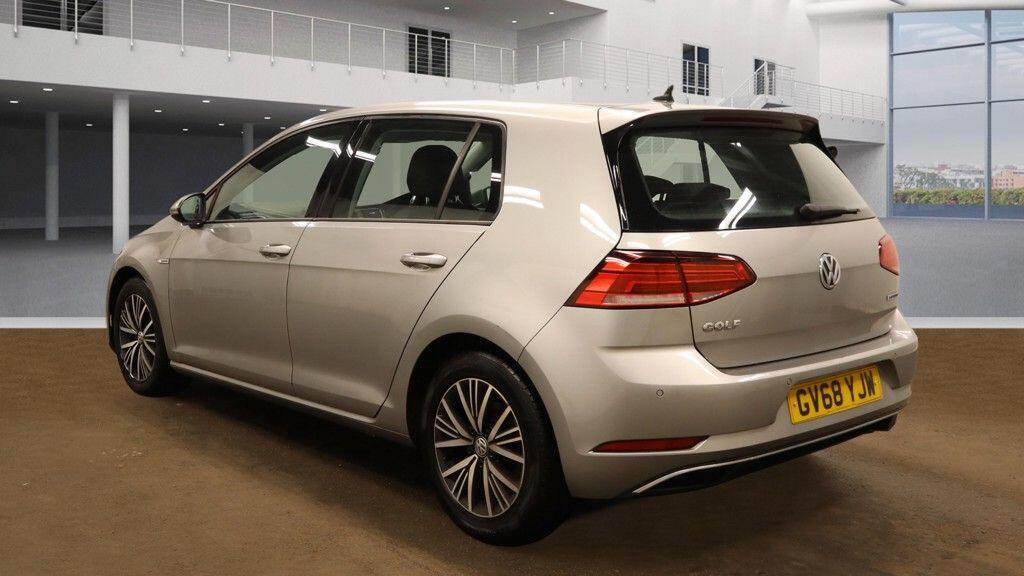 Used Volkswagen Golf 2019 for sale - 77120519: Photo 4