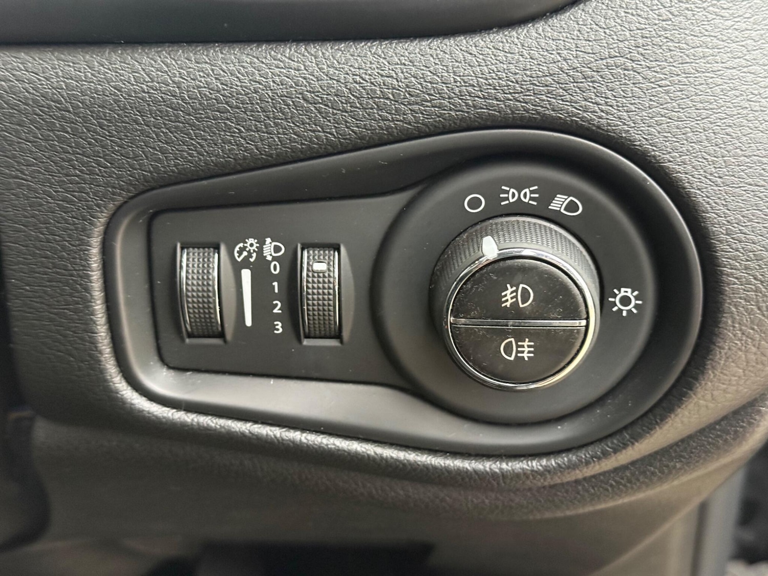 Used Jeep Renegade 2021 for sale - 77705235: Photo 36