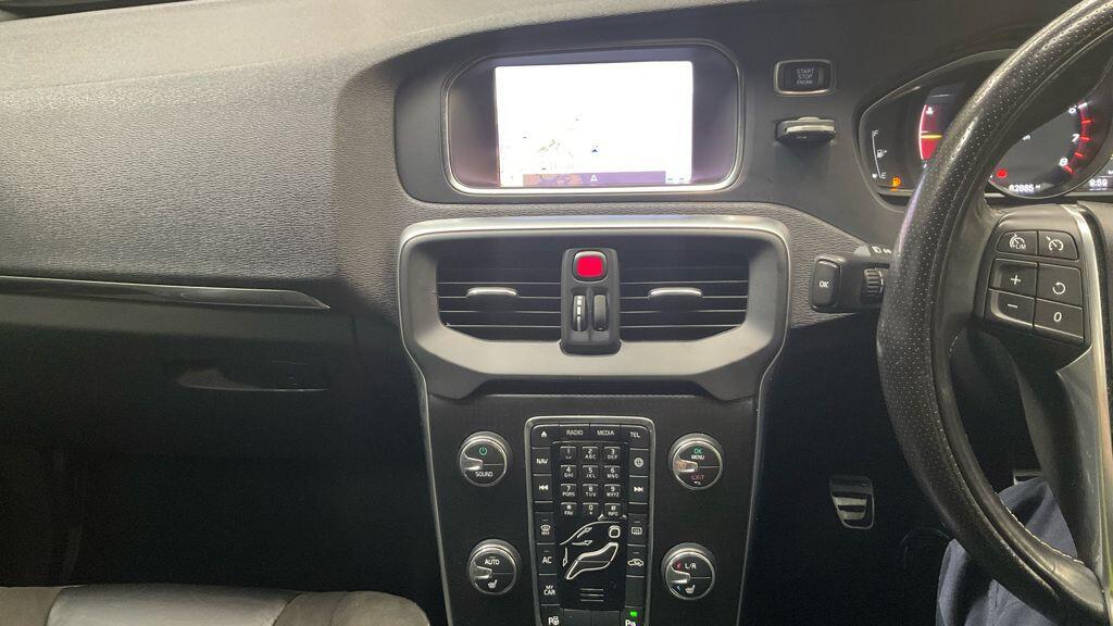 Used Volvo V40 2018 for sale - 76031973: Photo 14