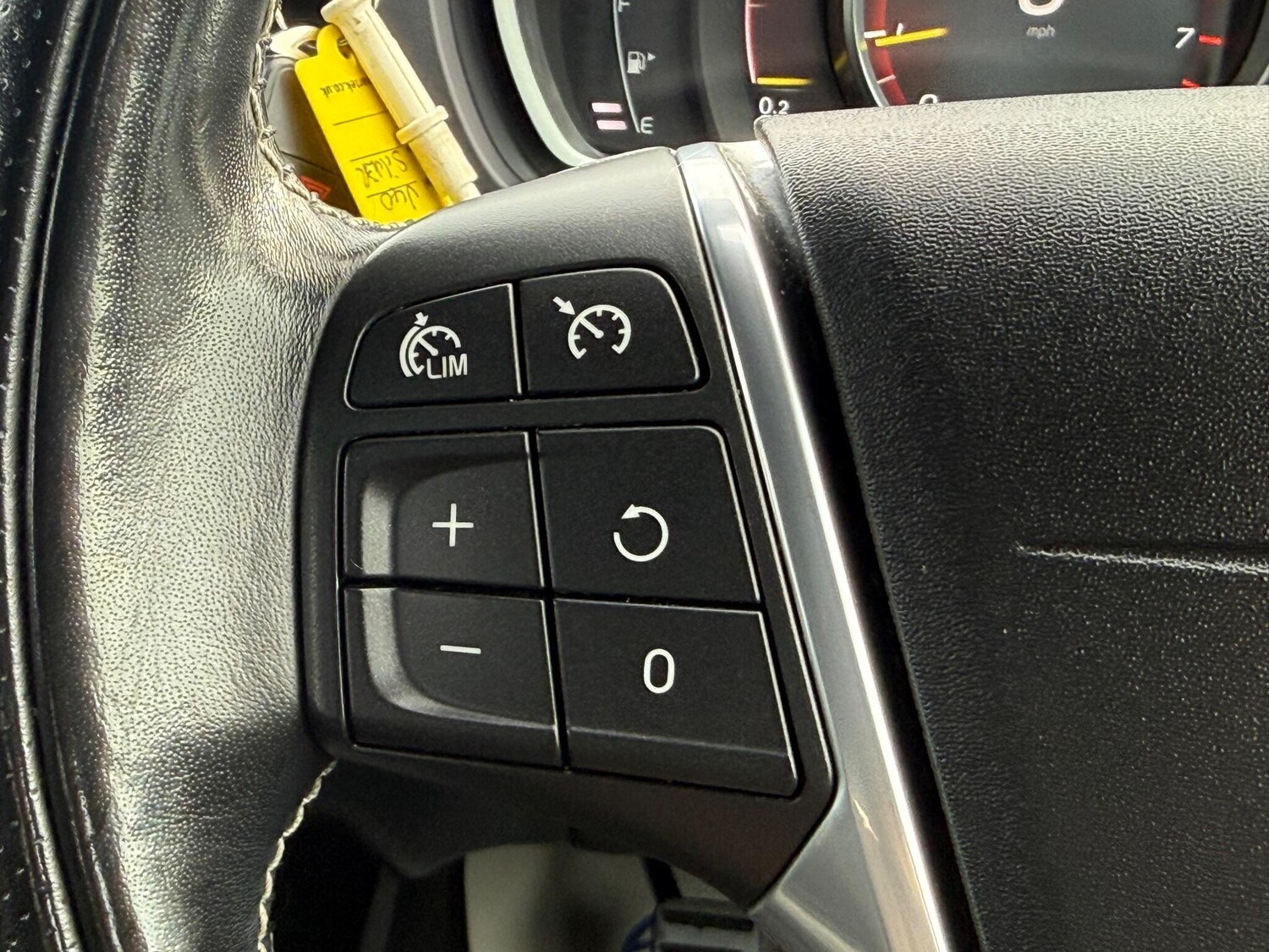 Used Volvo V40 2018 for sale - 76031973: Photo 23