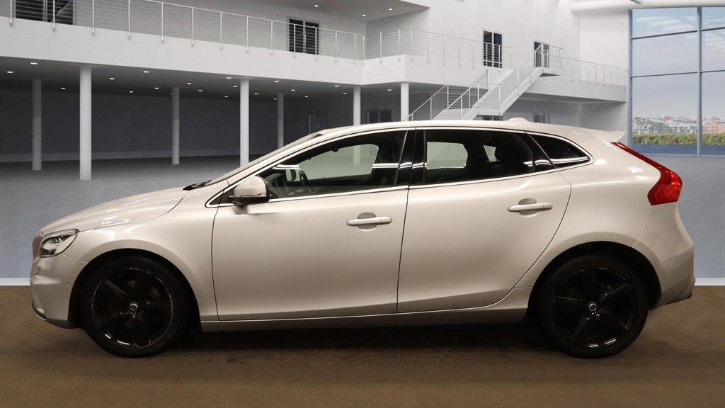 Used Volvo V40 2018 for sale - 76031973: Photo 3