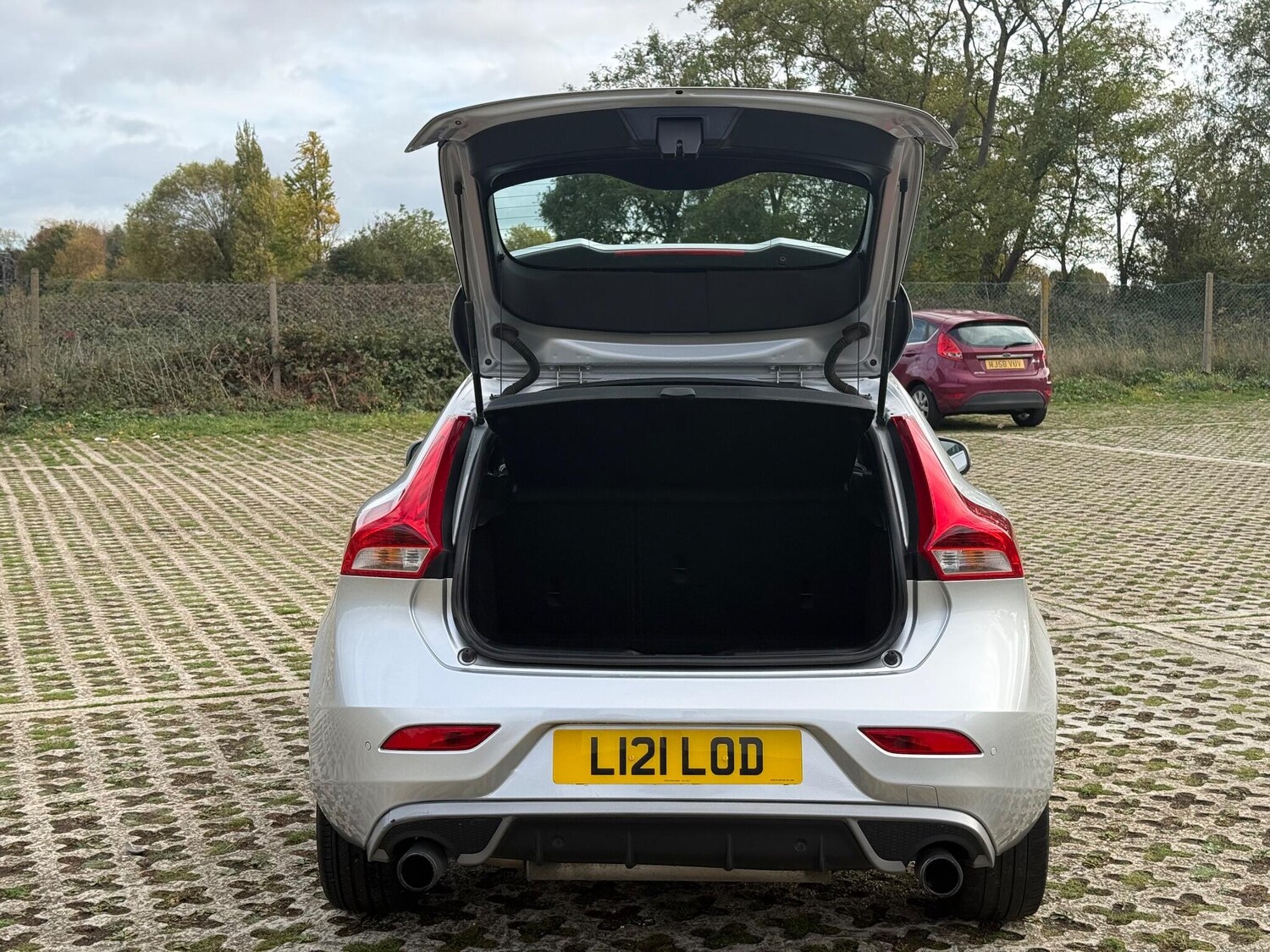 Used Volvo V40 2018 for sale - 76031973: Photo 48