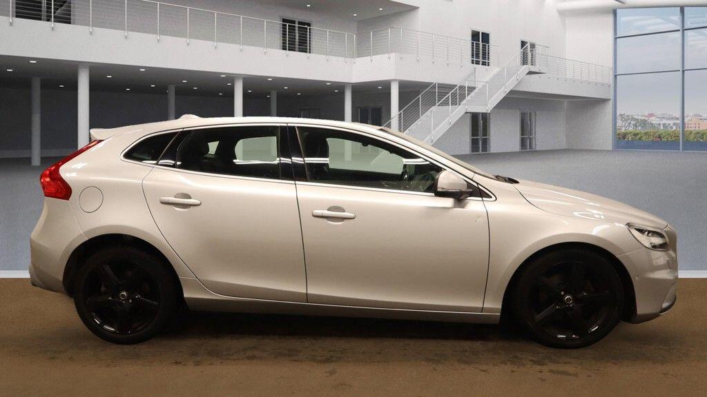 Used Volvo V40 2018 for sale - 76031973: Photo 6