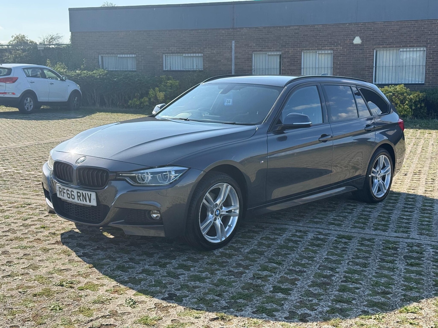 Used BMW 3 Series 2017 for sale - 76032619: Photo 1