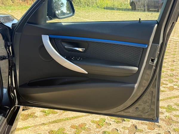 Used BMW 3 Series 2017 for sale - 76032619: Photo 46