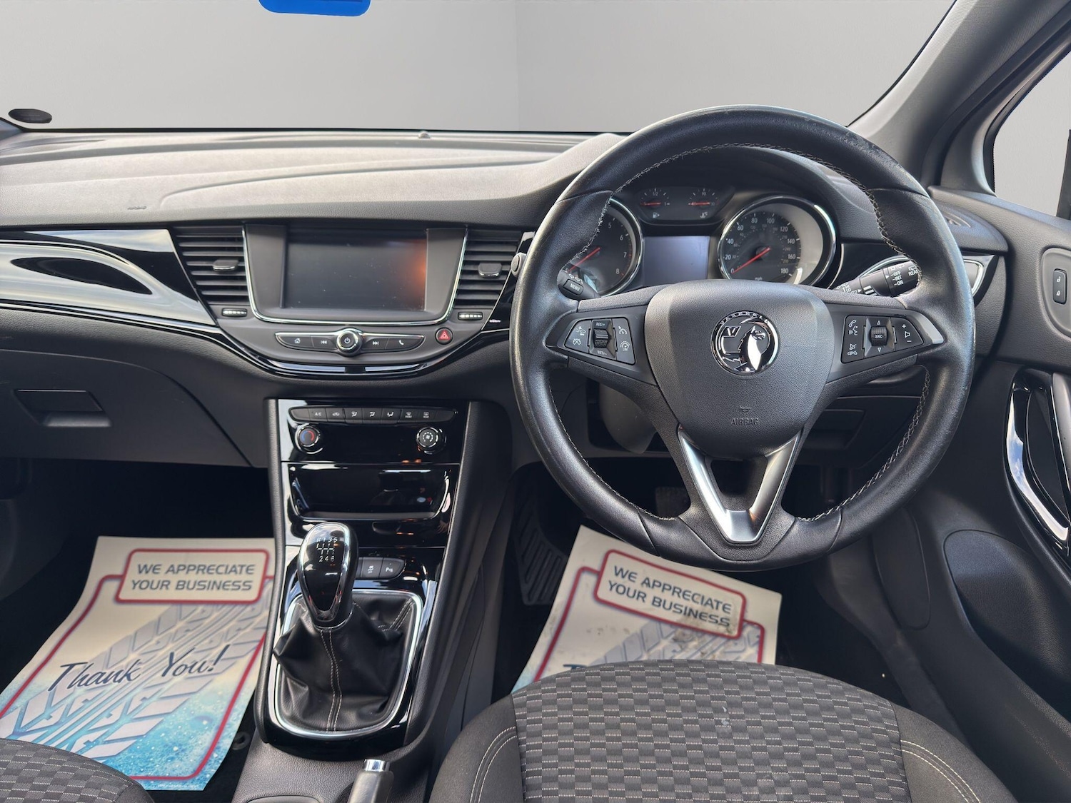 Used Vauxhall Astra 2017 for sale - 77278891: Photo 2