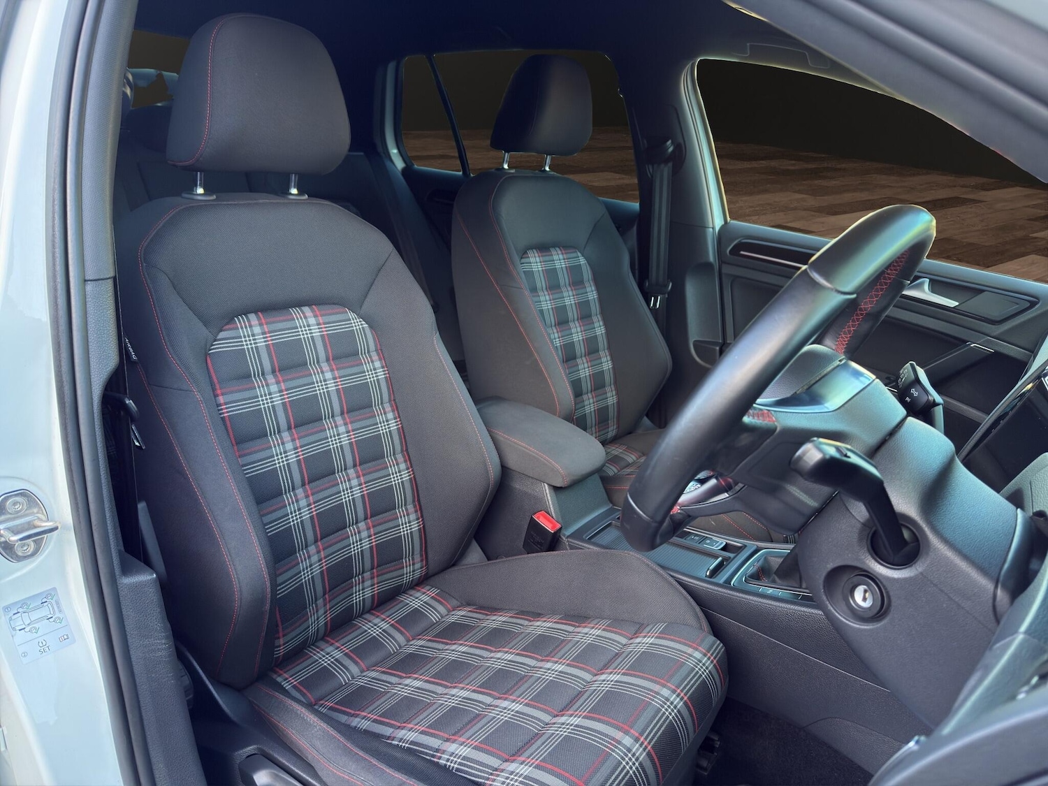 Used Volkswagen Golf 2014 for sale - 76607423: Photo 2